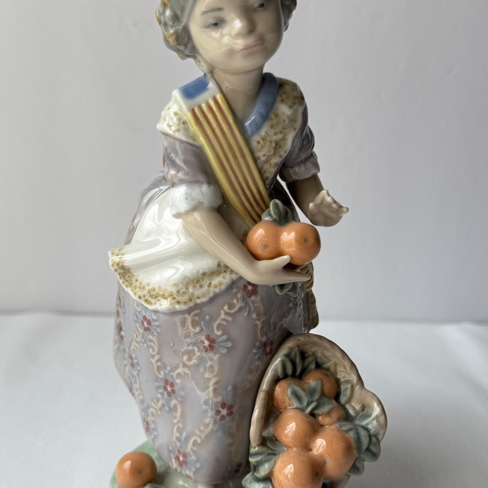 LLADRÓ Miss Valencia Figurine Orange #1422 Hand Made in Spain